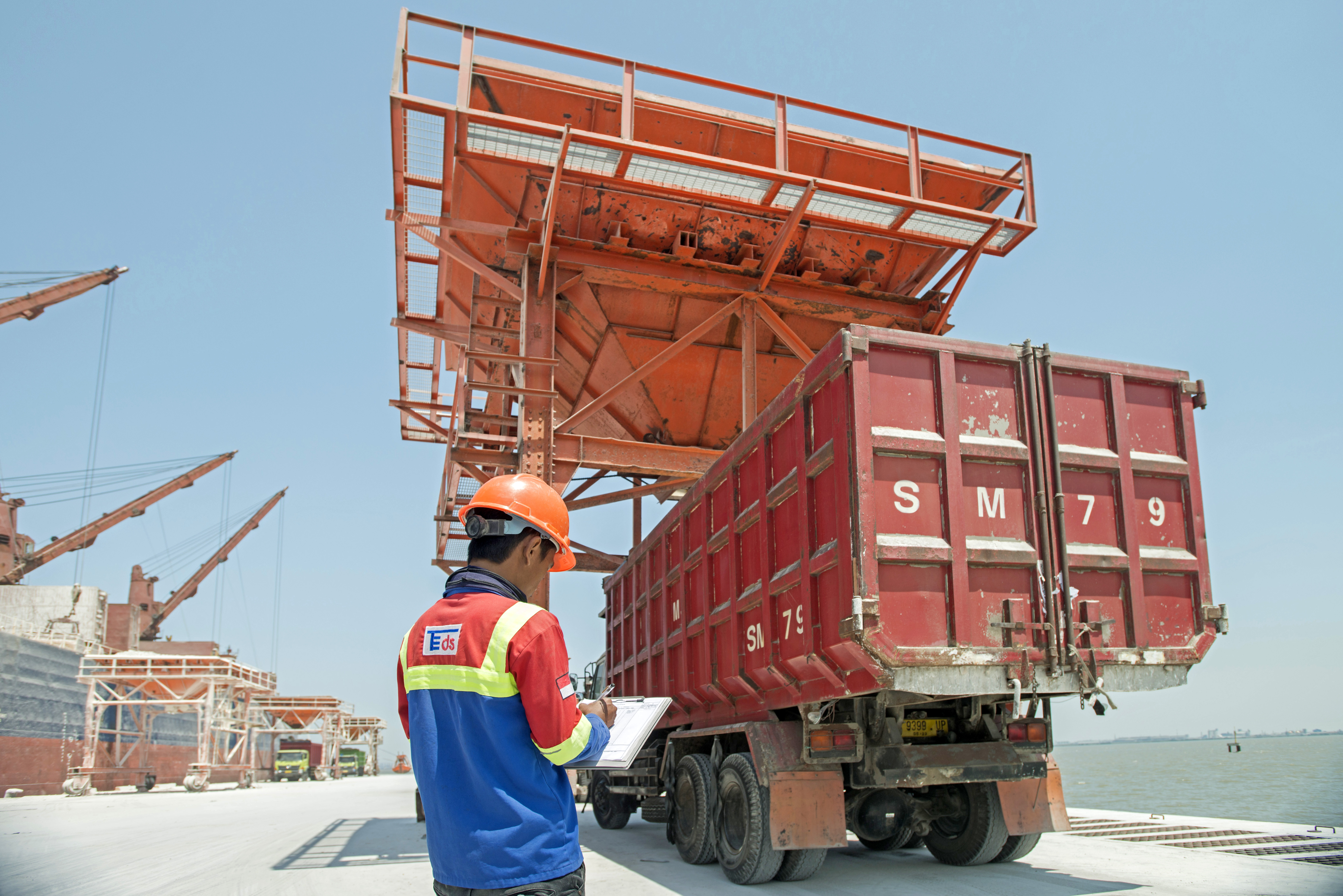 ​投資於JIIIPE Gresik工業園區將為企業投資者提供許可便利