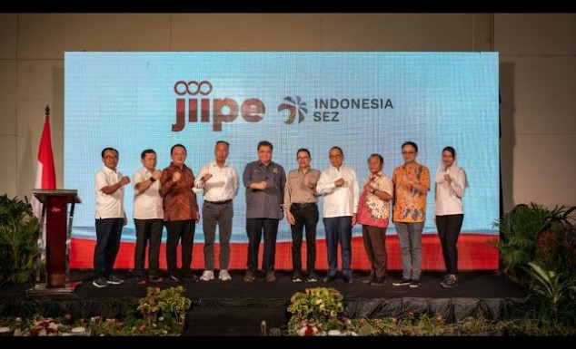 経済担当調整大臣がGresik SEZとManyar Smelter Freeportの進捗状況をレビュー